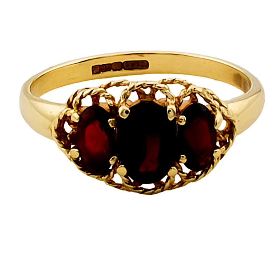 9ct Gold Garnet 3 Stone Ring size L